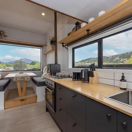 Appartement Tiny House With Mountain Views, Indoor And Outdoor Fire, Private Courtyard Garden