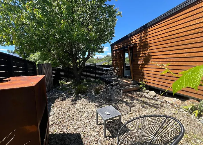 Stylish Tiny House With Mountain Views & Private Courtyard 公寓 *